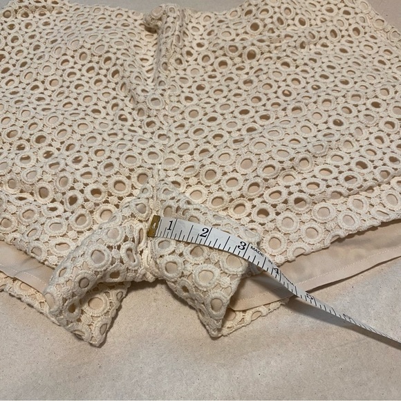 Banana Republic Cream Lace Shorts 8 - Picture 10 of 11
